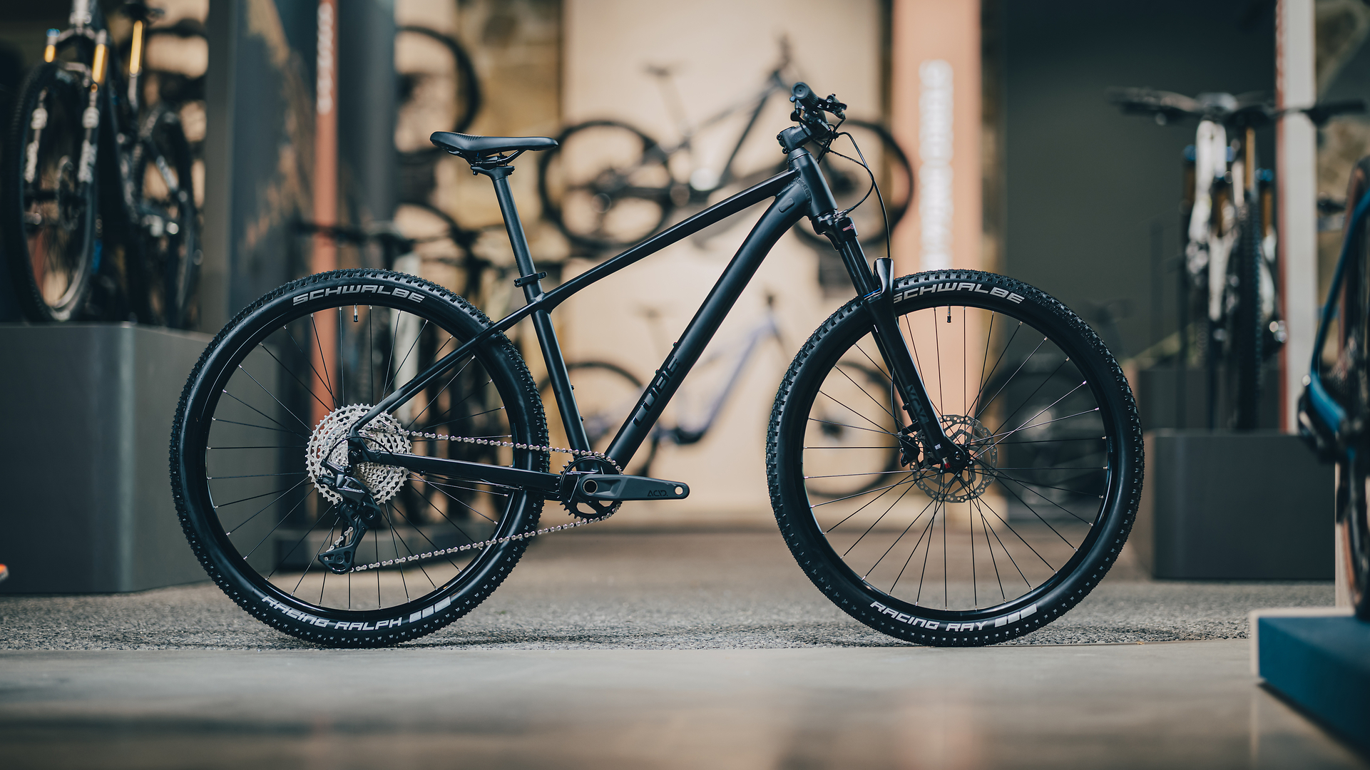 CUBE AIM SLT - MTB KERÉKPÁR - SOOT´N´BLACK - 2027